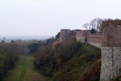 Chantier de de-végétalisation des remparts de Montreuil